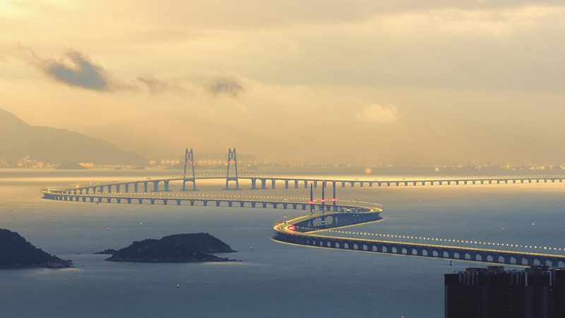10、龐源租賃參建國(guó)家“世紀(jì)工程”港珠澳大橋（2012—2017年）_副本.jpg